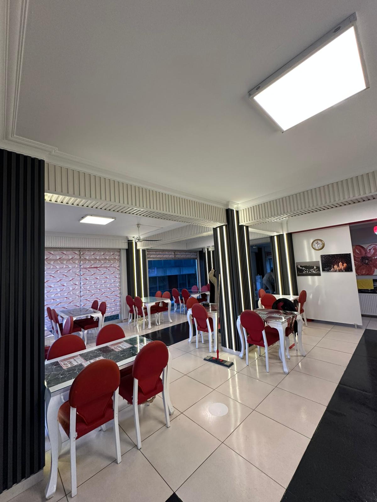 Kırmızı Beyaz Pide Kebap 